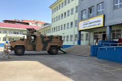 Lisede silahlı saldırı! Çok sayıda yaralı var!