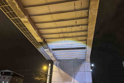 Bursa’da faciaya ramak kala, ağır demir aracın önüne düştü