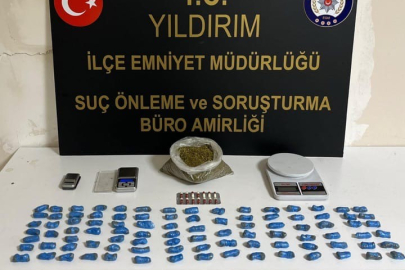 Uyuşturucuyu tavan arasına sakladılar! Polis tek tek ortaya çıkardı