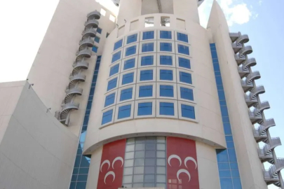 MHP 3 ilde teşkilatları feshetti!