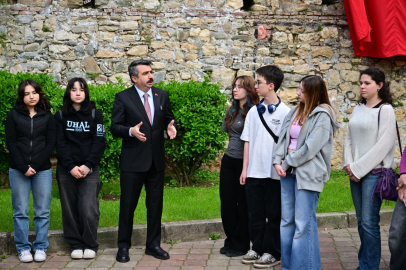 BAŞKAN YILMAZ GENÇLERE FETHİ ANLATTI