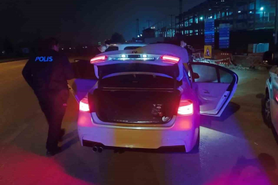 Bursa’da gece yarısı hesaplaşma, aracın önünü kesip ateş açtı