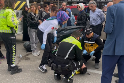 Bursa’da işçi servisine motosiklet çarptı: 2 yaralı
