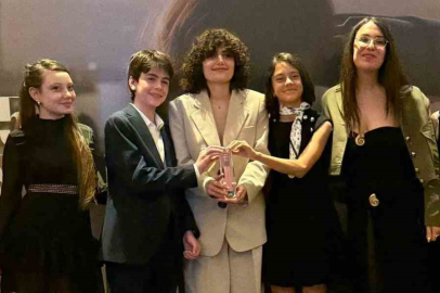 Genç oyuncu Mustafa Konak’ın başrolünde yer aldığı "Yerçekimi" ne ödül