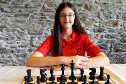 Bursa Büyükşehir Belediyesporlu Arya Aydoğan dünya dördüncüsü