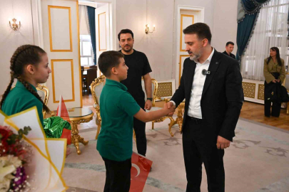 23 Nisan’da Başkanlık koltuğu çocukların oldu