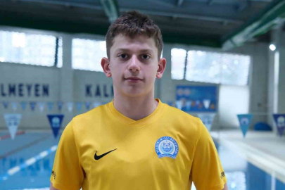 Yıldırımlı yüzücülere milli gurur