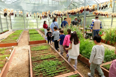 Bursa Osmangazi'de çocuklar toprak sevgisini öğreniyor