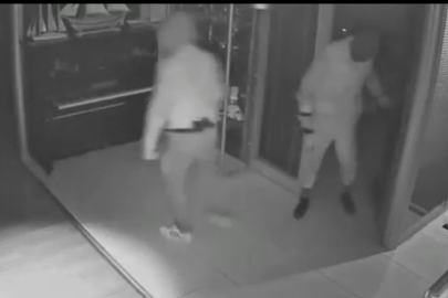 Maskeli beşler girdikleri işletmelerde çelik kasaları böyle patlattı...