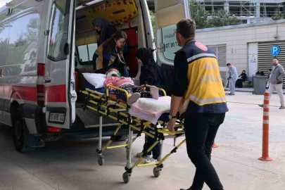 Balkonda başına mermer düşen çocuk ağır yaralandı