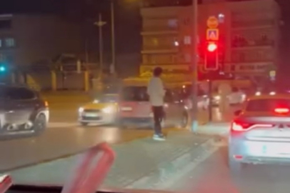 Bursa’da ters şeride giren hafif ticari araç trafiği tehlikeye attı