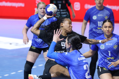 Büyükşehir Belediyespor Finalde!