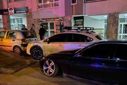 Telefonda başlayan zıtlaşma sokağa taştı