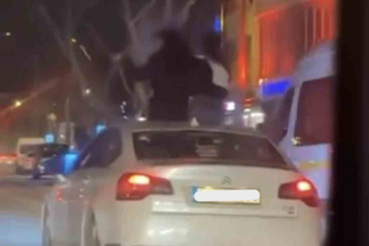 Bursa’da otomobilin tavanına oturanlara 25 bin TL ceza