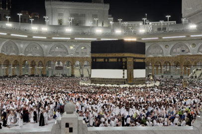 Hacı adayları akın akın Kabe-i Muazzama’ya koşuyor
