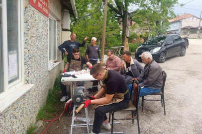 İnegöl’de öğrenciler kurbanlık bıçaklarını biledi