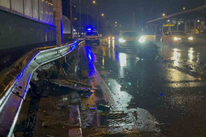 Kaza yaptı, motor yerinden çıktı: 1’i ağır 2 yaralı