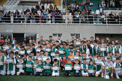 Bursaspor'da futbol okullarında sertifika günü!