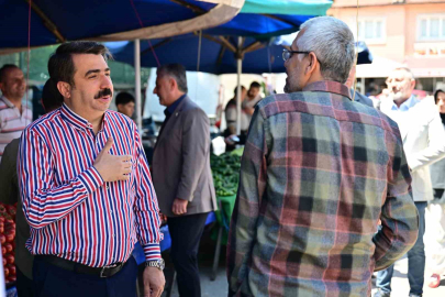 Başkan yılmaz esnaf ve vatandaşla bayramlaştı
