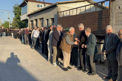 Bu kuyruğun sonu görülmedi
