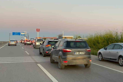 Bursa’da kurban kesim alanlarında kilometrelerce araç kuyruğu oluştu