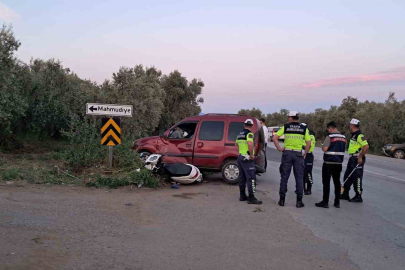 Motosiklet ile Hafif Ticari Araç Çarpıştı, 2 Kişi Yaralandı