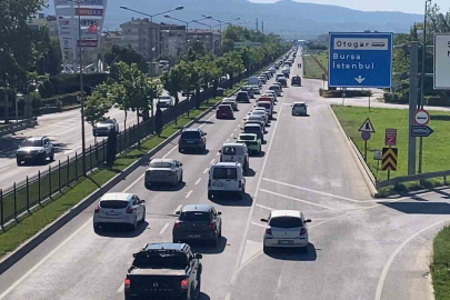 Bayram dönüş trafiği İnegöl’de yoğunlaştı