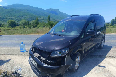 Motosiklet otomobille çarpıştı! Sürücü ağır yaralı