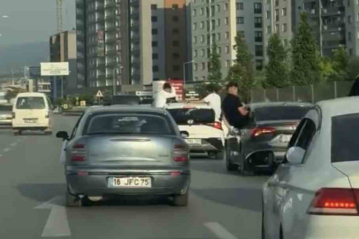 Düğün konvoyunda tehlikeli yolculuk