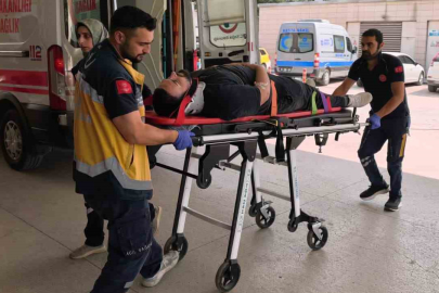 Otomobille çarpışan motosikletli yaralandı
