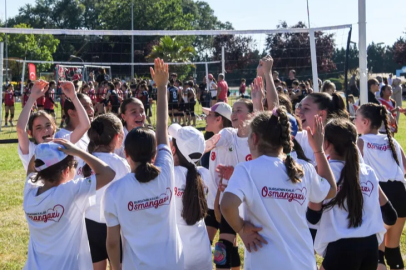 Mini Voleybol Şenliği’nde Büyük Heyecan