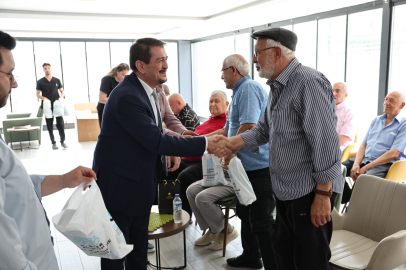 Nilüfer’de yaşlılara Babalar Günü ziyareti
