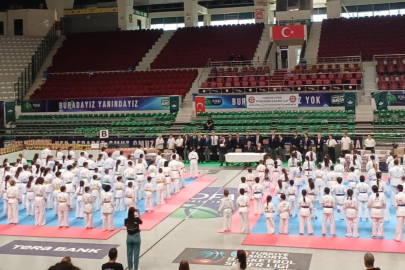 4 ülkeden gelen 180 sporcu, Bursa’daki Kyokushin Kupası’nda buluştu