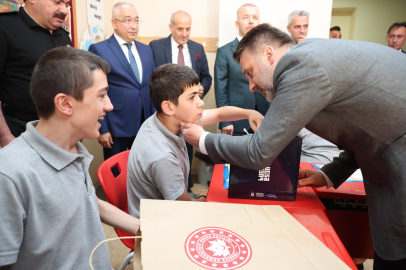 BAŞKAN VEKİLİ BİBA, ÖĞRENCİLERİN KARNE HEYECANINA ORTAK OLDU