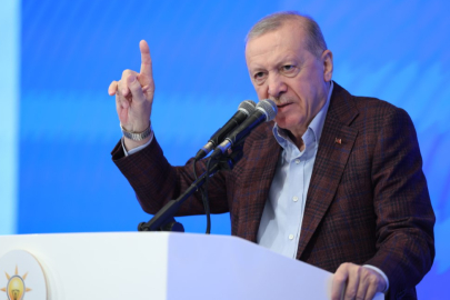 Cumhurbaşkanı Erdoğan: "Cahil, geri kafalı bazı fosiller çıkıyor, başörtüsüne, başörtülüye kin kusuyor"