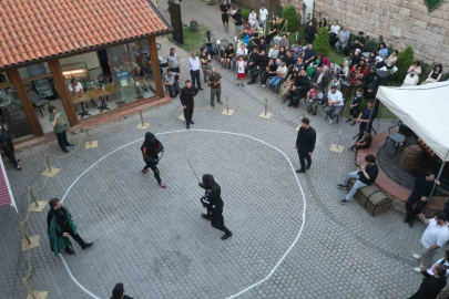 Türk kılıçları Zindankapı’da çarpıştı