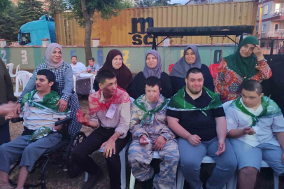 Özel bireylere temsili asker eğlencesi