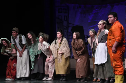 Osmangazi’de gençlerin tiyatro performansı damga vurdu