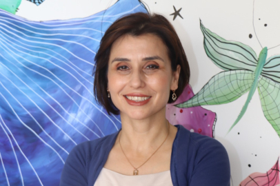DOĞUM SONRASI SAÇ DÖKÜLMESİNE MEDİKAL ESTETİK DESTEĞİ