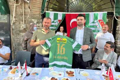 Bursaspor Başkanı Enes Çelik Kapalı Çarşı’da esnafla buluştu