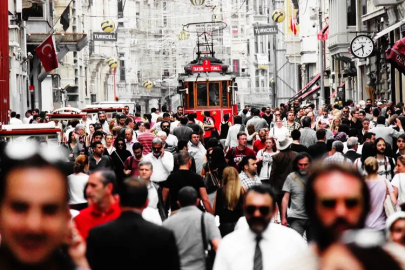 Türkiye’de erkekler 75, kadınlar 80 yıl yaşıyor