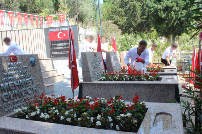 GEMLİK AÇIK CEZA İNFAZ KURUMU’NDAN ANLAMLI ANMA: HÜKÜMLÜ VE PERSONELDEN ŞEHİTLİĞE ZİYARET