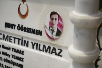 Necmettin Yılmaz unutulmadı! Şehit öğretmenşehadetinin 9. yılında kabri başında anıldı.