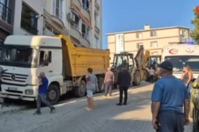 Freni boşalan kamyon eve çarptı.