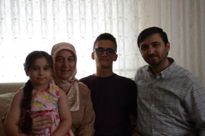 Torununa destek olmak için onunlabrlikte girdiği sınavdan torunu tam puan aldı