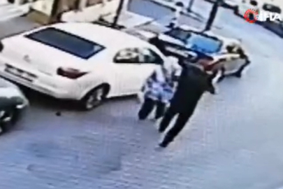 Yolda yürüyen kadının ensesine vurup kaçtı