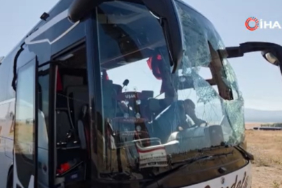 OTOBÜS DEVRİLDİ 31 YARALI