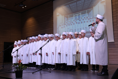 Geleceğin İlim Adamları Yetişiyor: Bursa'da Örgün Eğitimle Hafızlık Projesinden Anlamlı Mezuniyet