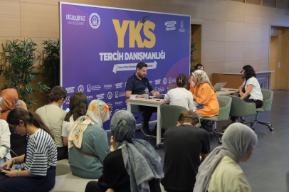 YILDIRIM BELEDİYESİ ÜNİVERSİTE TERCİH SÜRECİNDE GENÇLERİN YANINDA