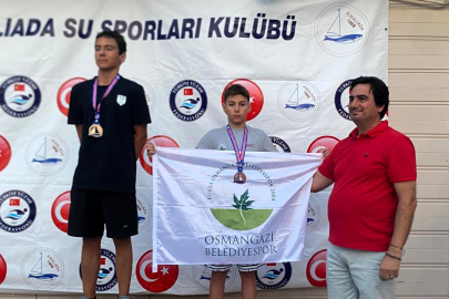 Osmangazi’nin Genç Yüzücüleri Kürsüyü Bırakmadı